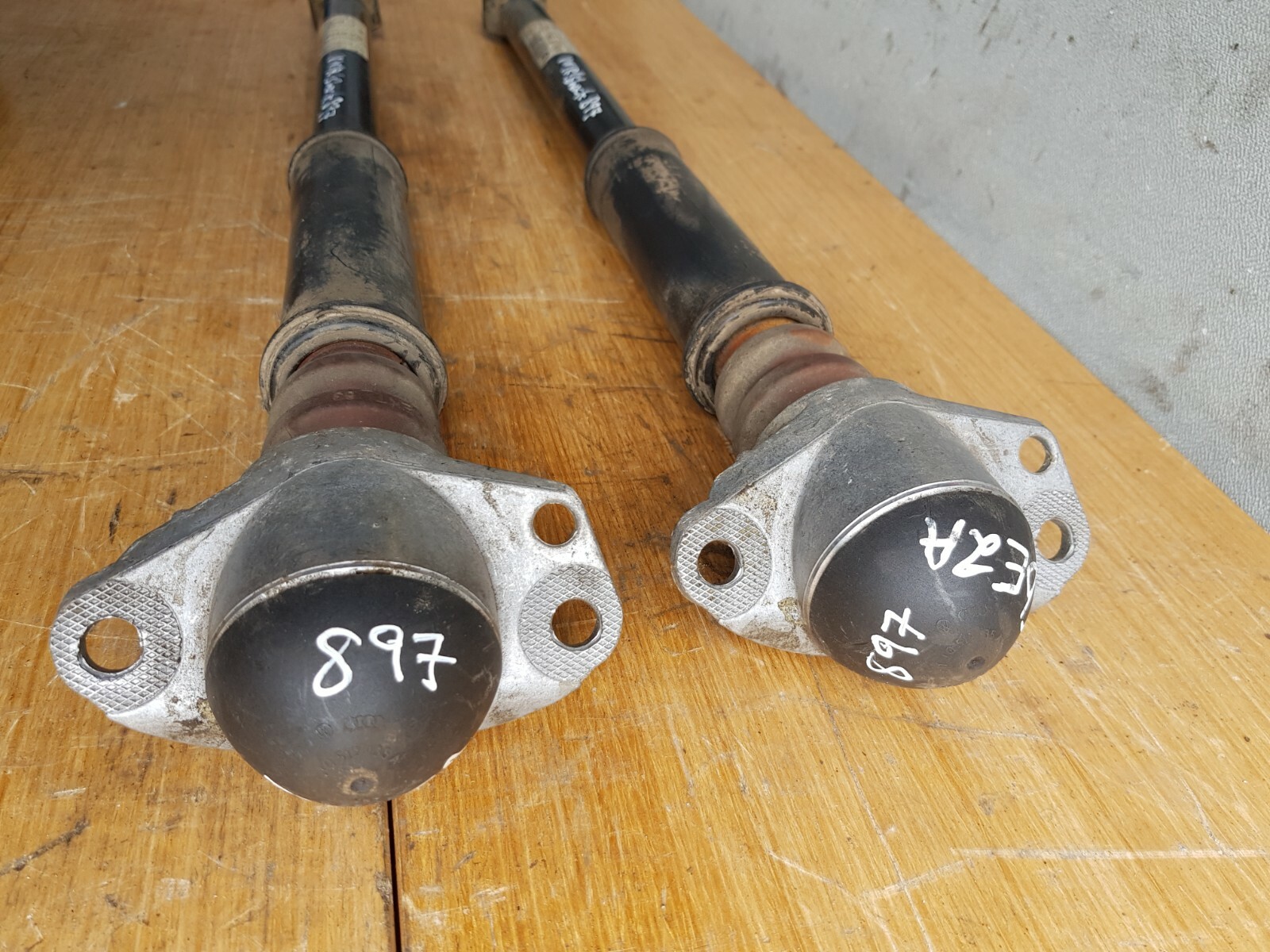 VW 201517 SEAT 6P LCI PAIR OF REAR SUSPENSION SHOCK ABSORBERS