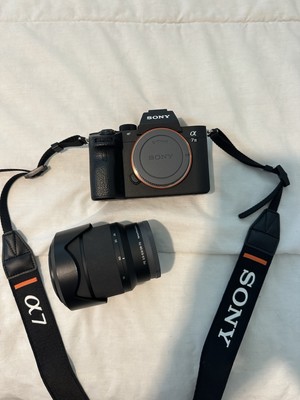 Sony Alpha A7 III ILCE-7M3K FE 28-70mm F3.5-5.6 OSS Zoom Lens Kit