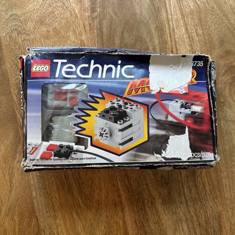 LEGO Technic 8735 Motor Set 9V Power 1997 Sealed Fast Shipping