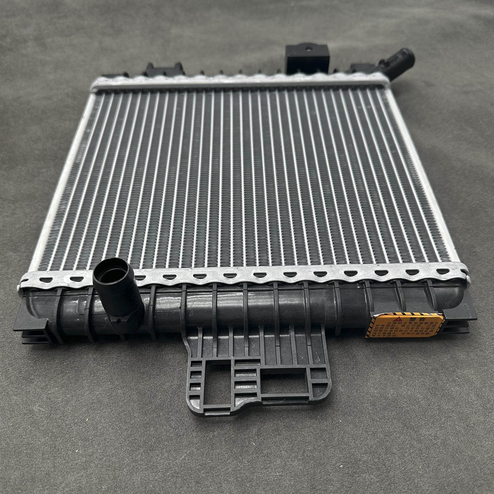 Right URUS Auxiliary Radiator Spurintercooler 4M0121218G For Lamborghini