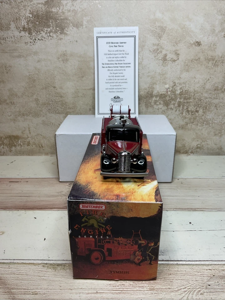 Matchbox YYM35191 1939 BEDFORD AIRPORT CIVIL FIRE TRUCK, Box, certificate, NEW - Image 3 of 4