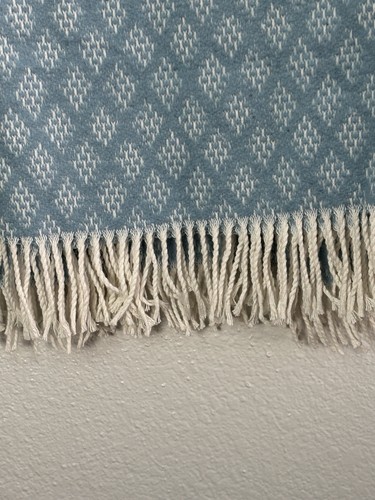 Luxury 50"x 66" Fringed Light Blue Throw Made in Spain Diamond Throw Blanket - Picture 3 of 6