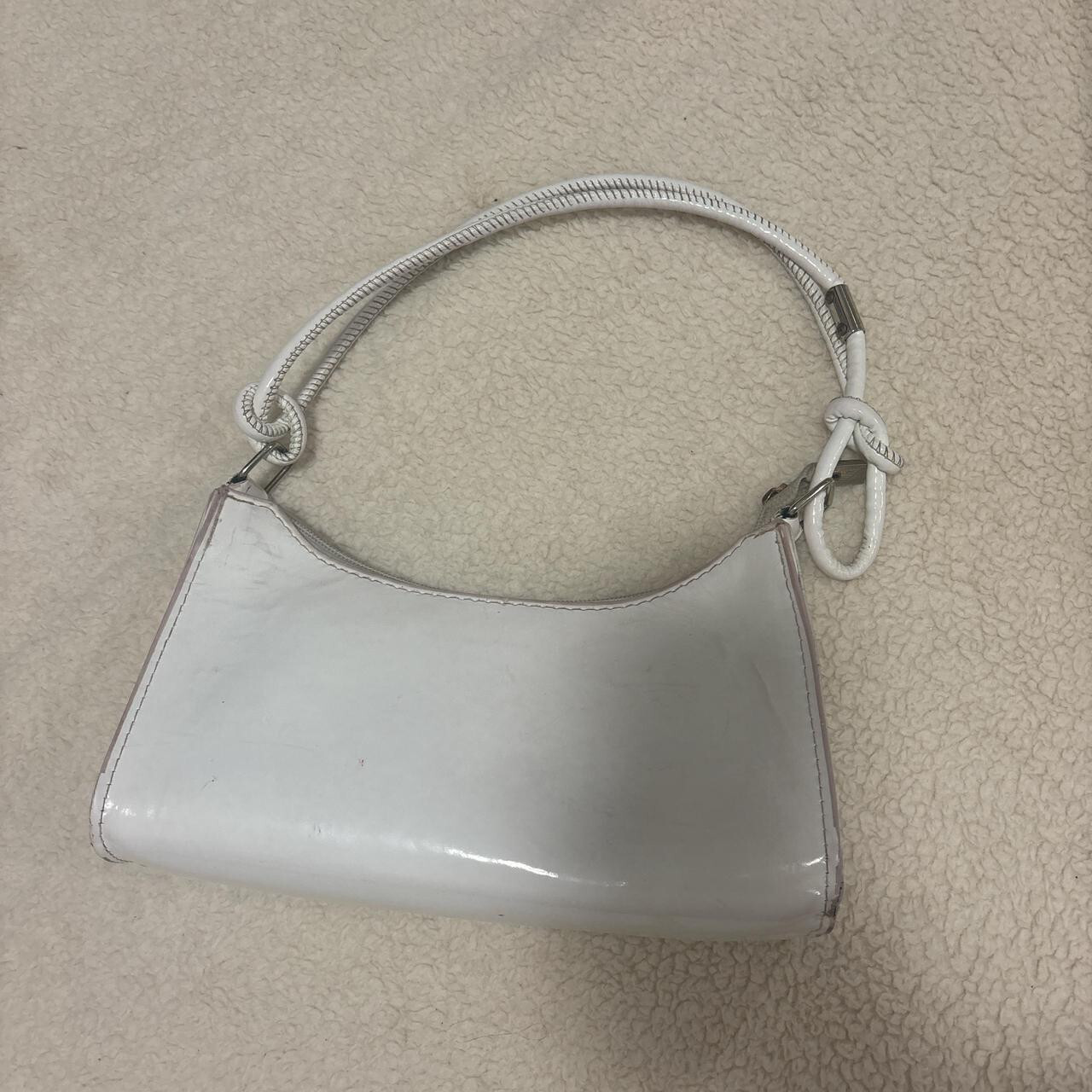 small white purse / shoulder bag.