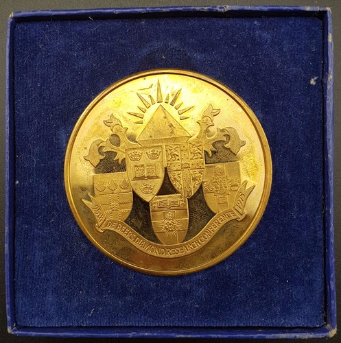 De Beers 25th Diamond Research Conference Medallion, 1975, Bronze, Choice of 2 - Picture 6 of 8