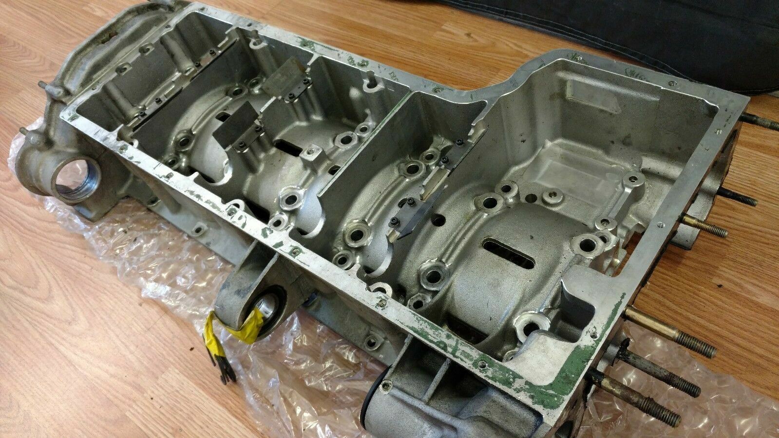 LAMBORGHINI MURCIELAGO LP640 ENGINE MOTOR BLOCK LOWER COVER OEM 400537001