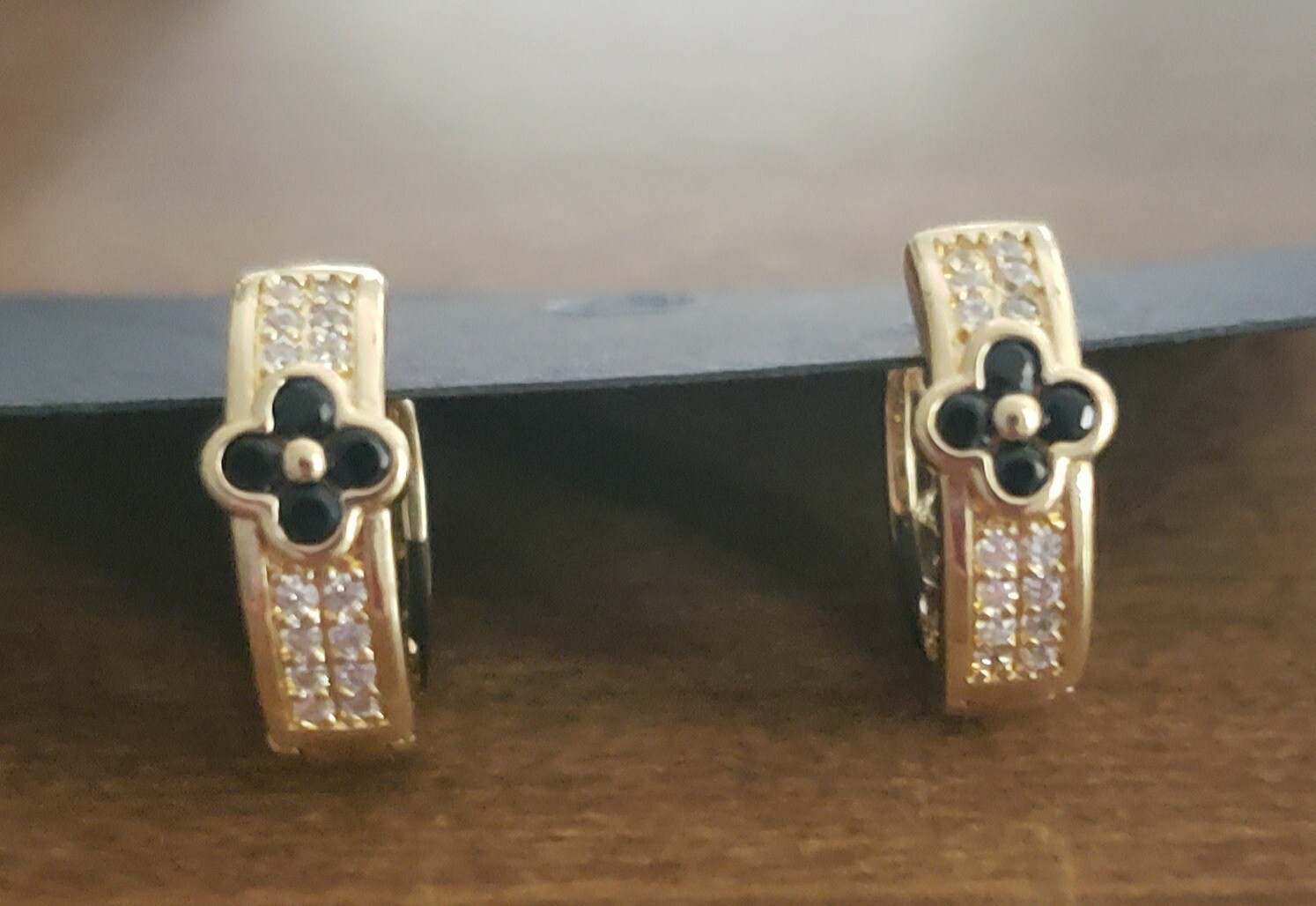 Picture 2 of 24