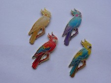 4  pin s  OISEAUX PERROQUETS  NEUF