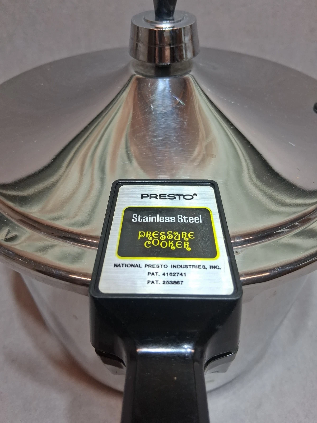 Vintage Presto 4qt Pressure Cooker Model 012004 409A With Jiggler