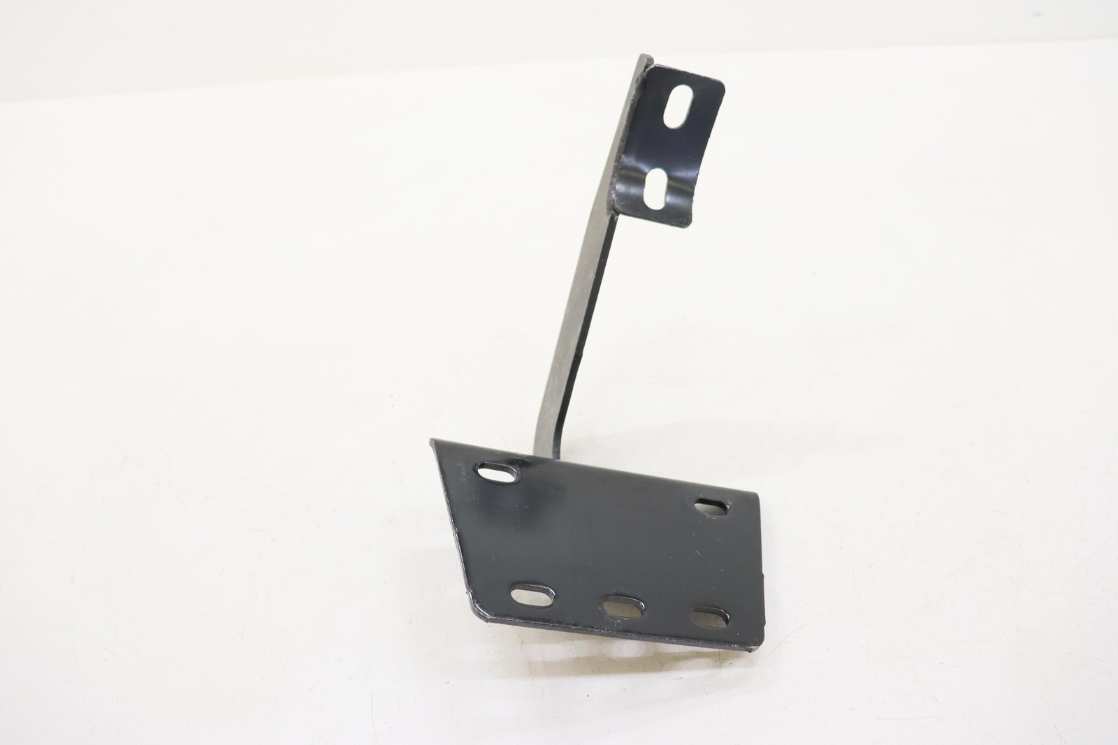 2019 - 2022 RAM 1500 RIGHT SIDE RUNNING STEP BOARD MOUNT BRACKET SUPPORT OEM