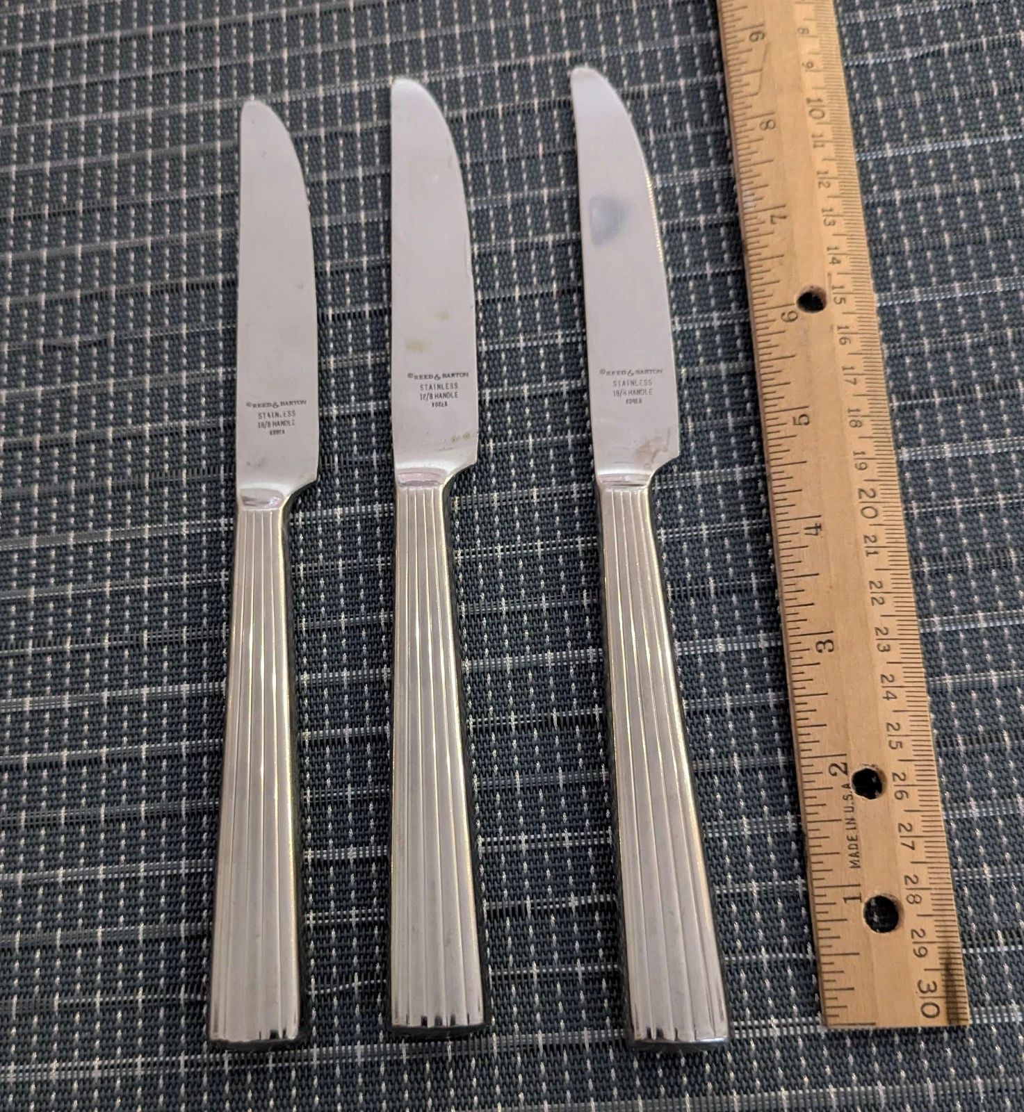Reed & Barton DELPHI 18/8 Stainless Flatware 3 Dinner Knives Ribbed Handle