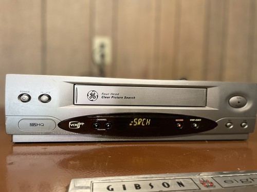 GE VG4054 VCR 4-Head Video Cassette Recorder VHS Player w/ RCA Cables No Remote - Picture 4 of 7