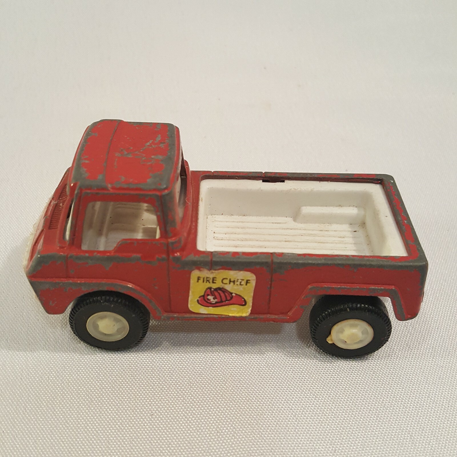 VINTAGE 1969 TOOTSIE TOY RED TRUCK METAL PICKUP TOY FIRE CHIEF made in