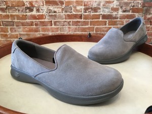 skechers go step lite suede