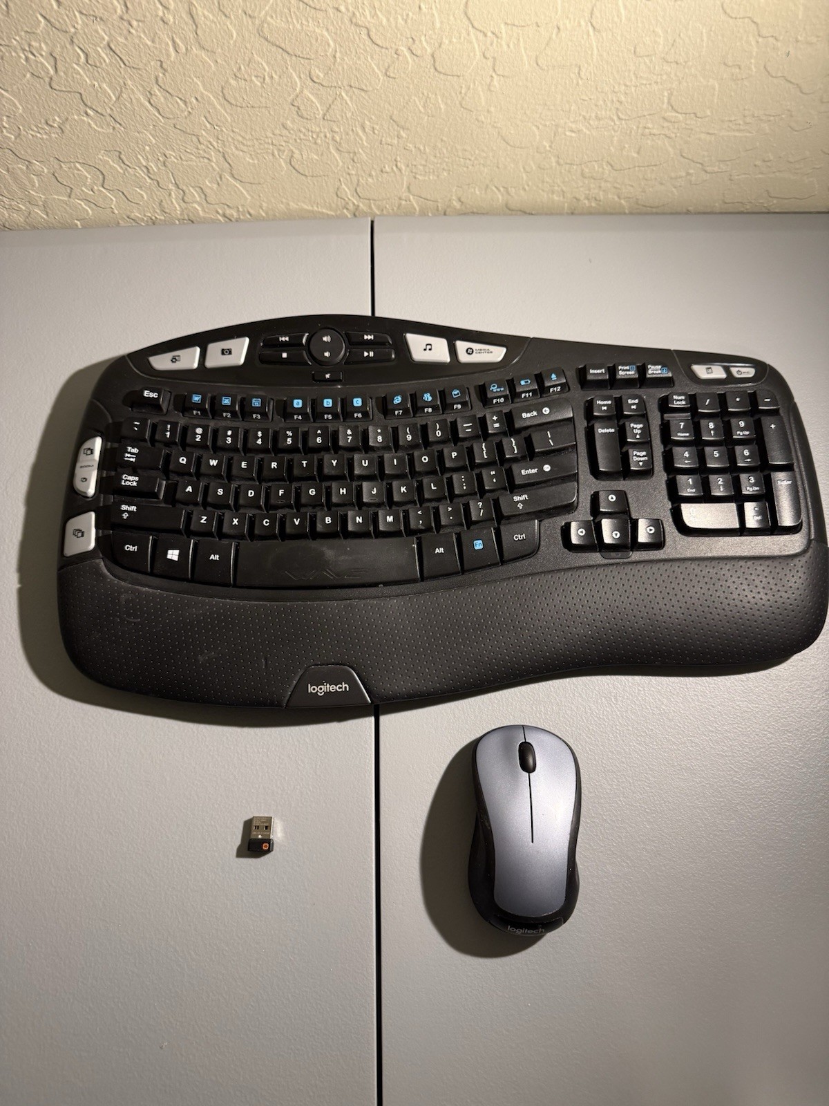 Logitech K350 Ergonomic Wireless Keyboard and Mouse Combo (K350 / M310)