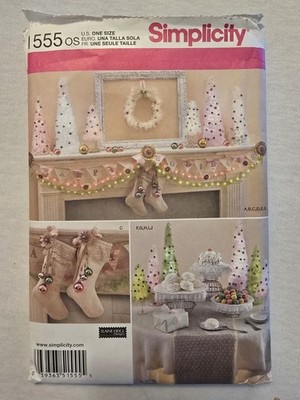 Simplicity 1555 Crafts Pattern Christmas Decor Stockings Wreath Trees Cut