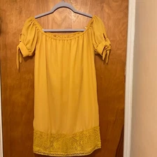 Lulus Shift Mini Dress Women Sz XS Butterscotch Yellow Tie Short Sleeve Lace Hem