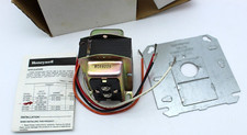 Honeywell AT140A1018 Transformer 24VAC, 40VA 120/208/240V 60Hz PRIMARY New OS