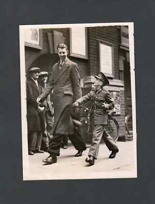 BATEMAN Guardsman Grenadier Guards TALL & PHILLIPS Royal Artillery 1938 photo