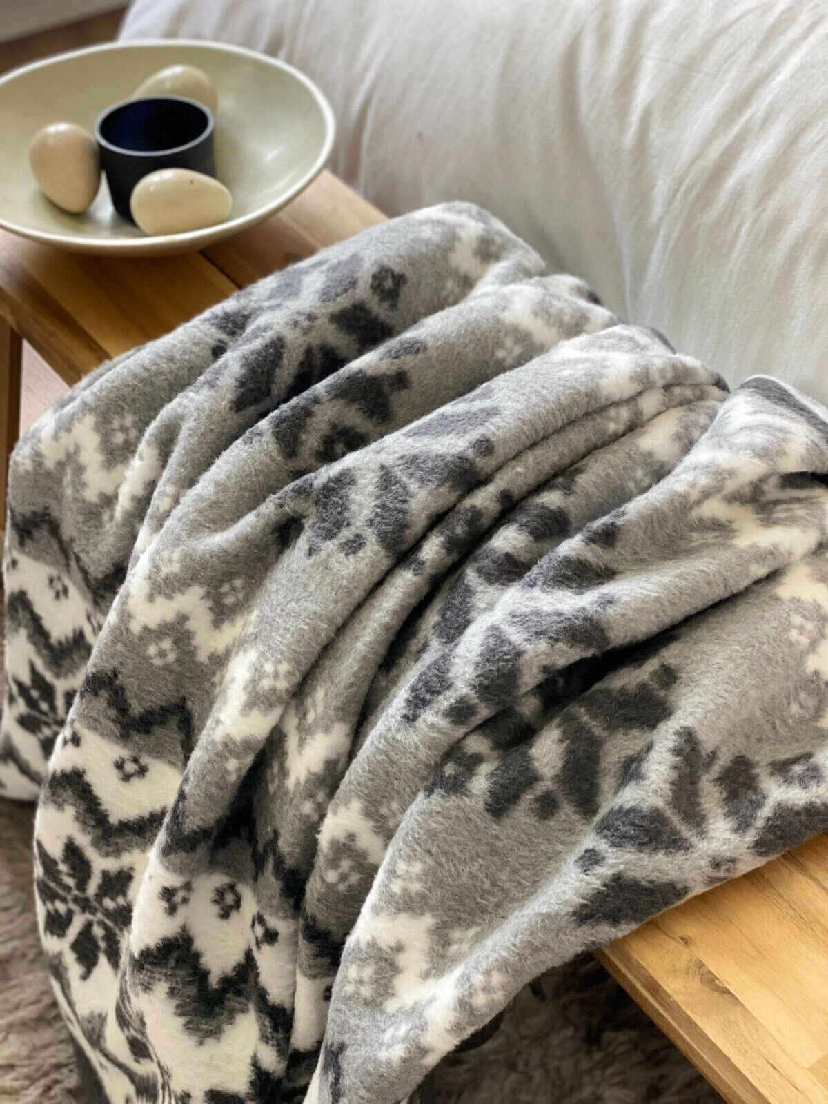 Luxury Soft Thick Warm Brushed Cotton Festive Christmas White Grey Blanket Throw