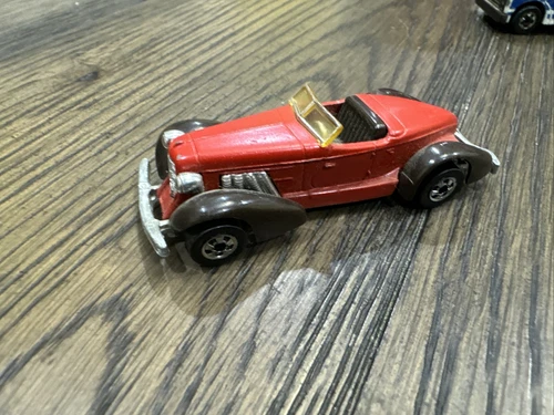 Vintage Hot Wheels, AUBURN 852  Red 1978 Hong Kong Base