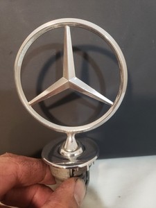 Genuine Vintage Mercedes W126 Hood Star Ornament - 1990 300SE