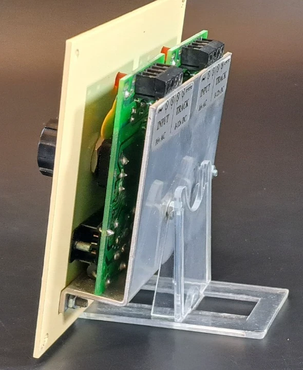 Gaugemaster Model UD - Panel Mount Twin Track Controller - Image 3 of 4