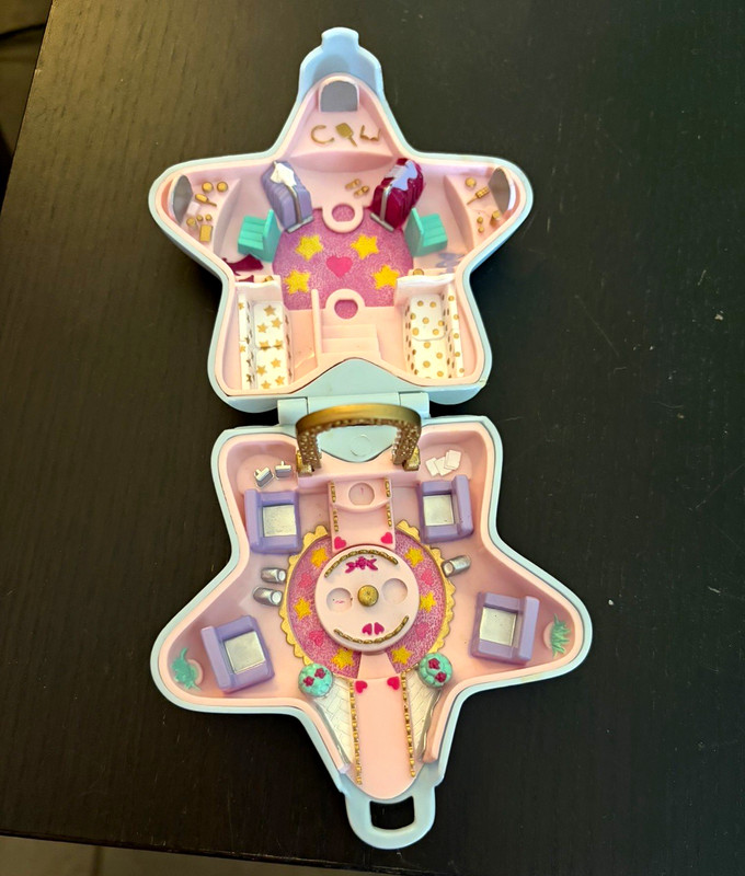 Polly Pocket Star-Shaped Compact Doll Playset Case, White Plastic