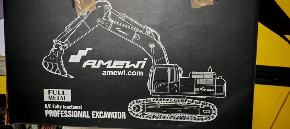 Escavatore AMEWI 22501 Full Metal Fumo e suoni - Immagine 3 di 4