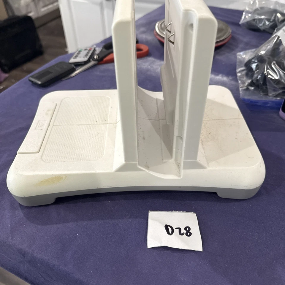 MadCatz PowerUp Wii Fit Charging Stand w/Balance Board Rechargeable - Image 2 of 4