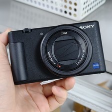 Sony ZV-1 20.1MP Compact Digital Camera Side flip-out 3.0? LCD screen Black