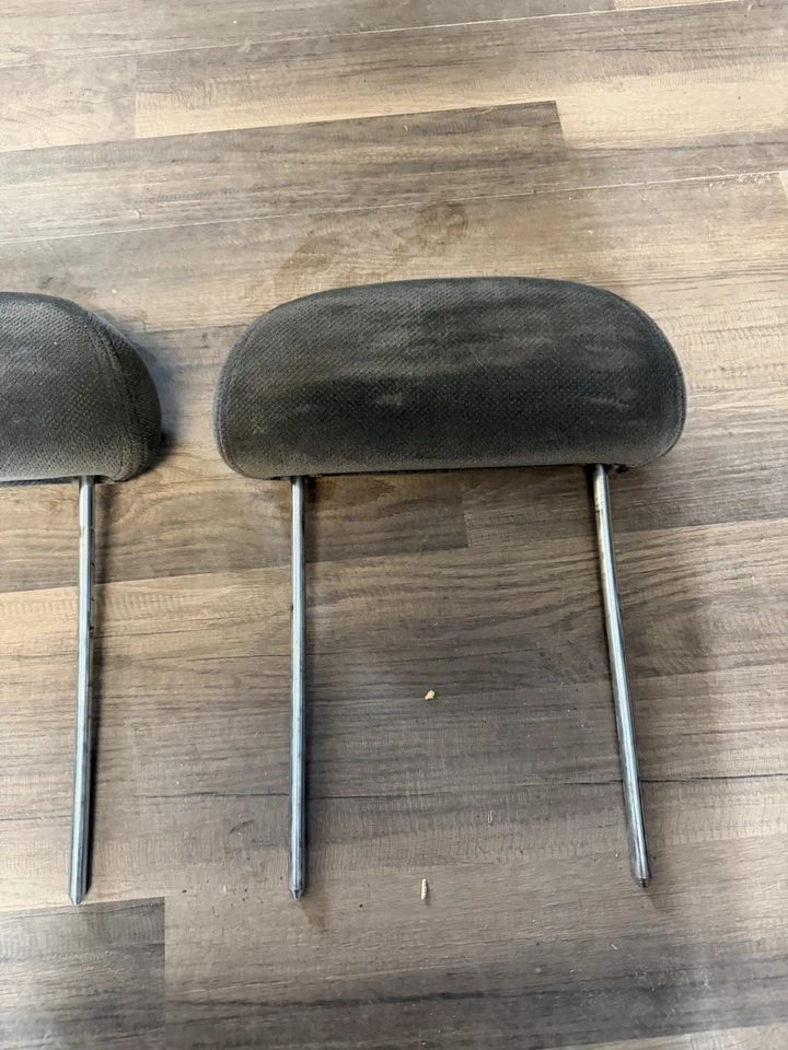 1999-2006 Chevrolet Silverado GMC Sierra Rear Seat Head Rest Headrest Pair Cloth - Image 2 of 4