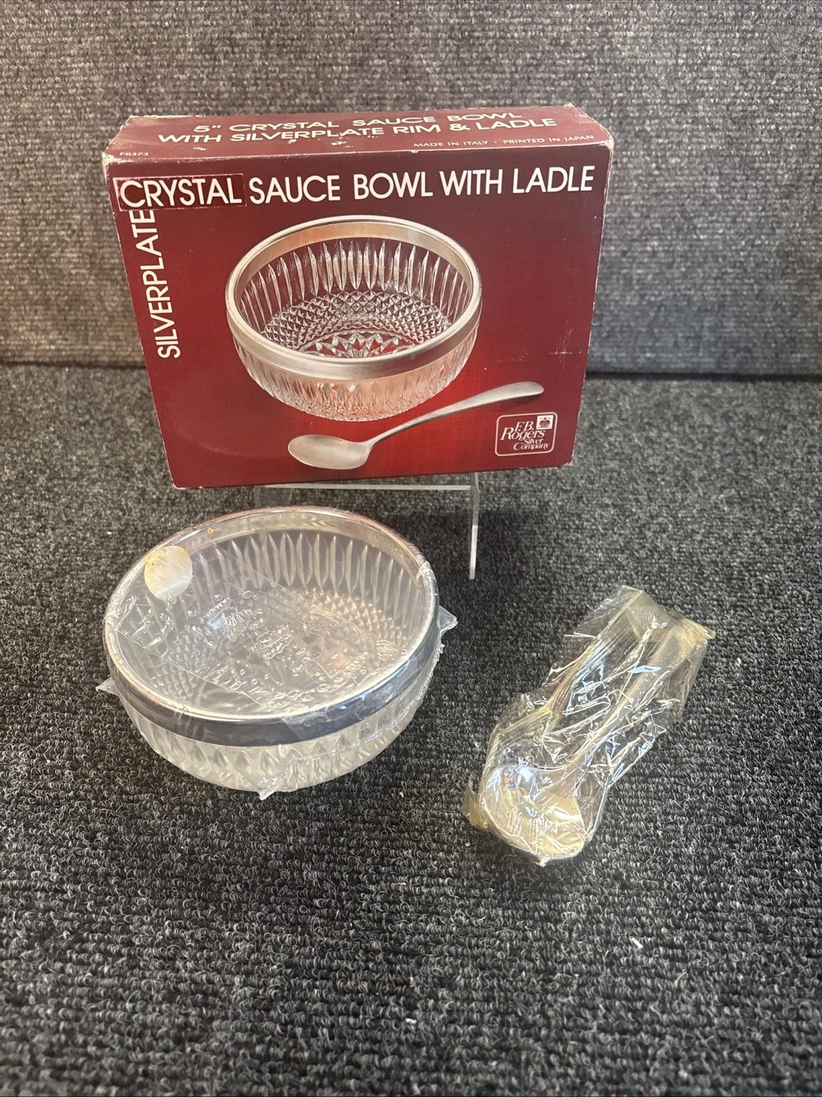 F.B. Rogers Silver Company 5" Crystal Sauce Bowl w Silverplate Rim & Ladle Italy
Opens in a new wind