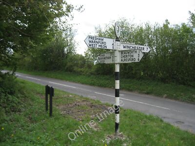 Foto 12x8 Wegweiser vor Milbury's Inn Beauworth Richtungsanzeige um 2010