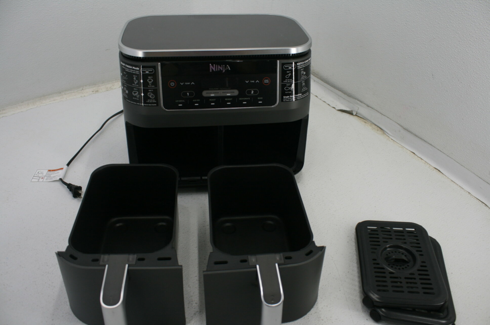 Ninja FD401 Foodi 12 In 1 Deluxe XL 8 qt Pressure Cooker Air Fryer Steams Top Pressure Cooker