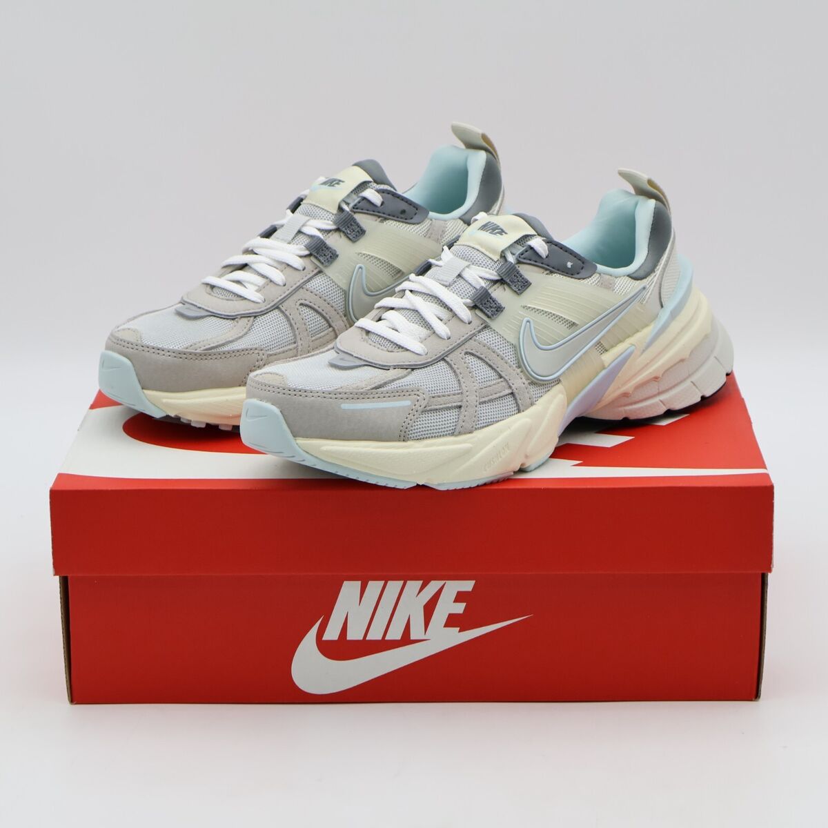 FZ3596-072 Nike V2K Run Light Bone Light Iron Ore Smoke Grey FZ3596-072 Nike V2K Run Light Bone Light Iron Ore Smoke Grey