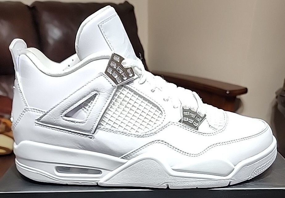 Nike Air Jordan 4 Retro 