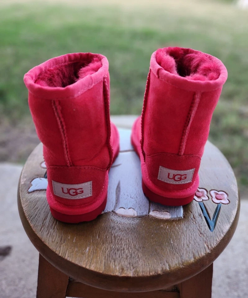 Ugg Classic II "ROJO" NUEVO Niño 8C Foto 3 de 4