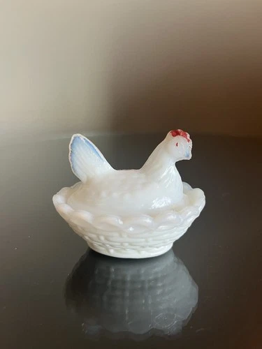 Vintage Small Westmoreland White Milk Glass Hen Chicken On Nest Dish