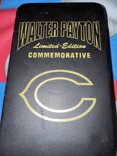 2001 Authentic Images Walter Payton 24kt Gold Card + Leather Display Case