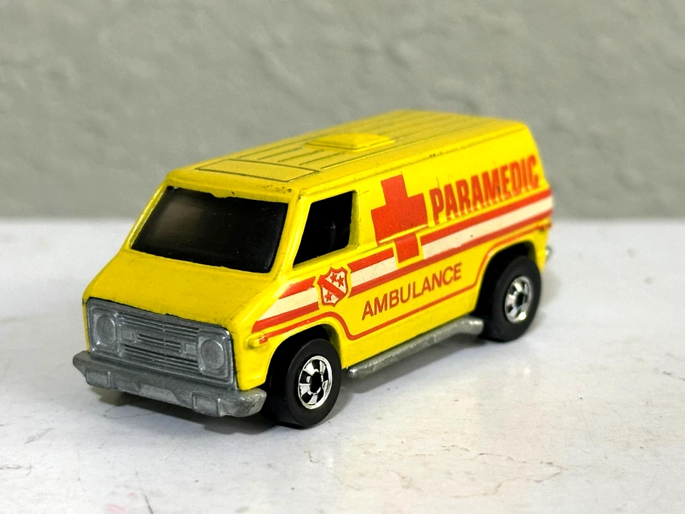 HOT WHEELS BLACKWALL GMC SUPER VAN AMBULANCIA PARAMÉDICA BASE METÁLICA AMARILLA ¡LIMPIA! Foto 2 de 4
