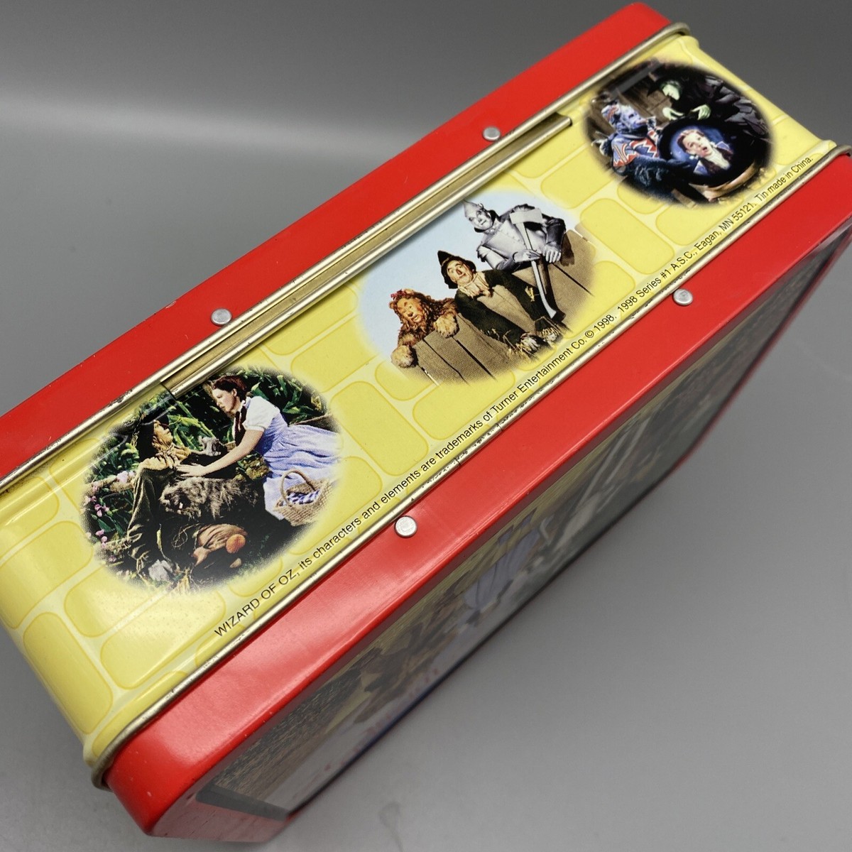 Vintage 1998 The Wizard of Oz Lunch Box - Collectible Tin Series