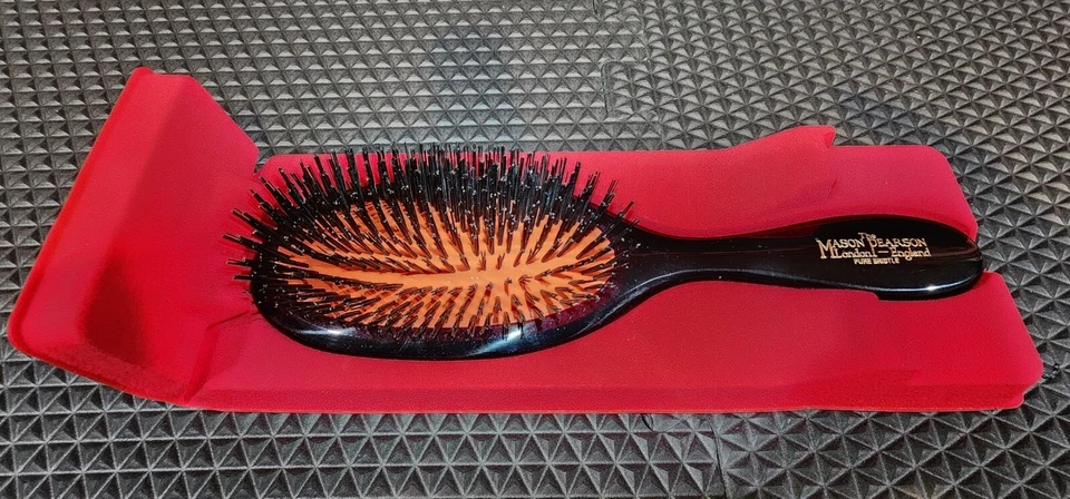 Cepillo de pelo Mason Pearson práctico cerda B3 - cerdas puras rubí oscuro Foto 4 de 4