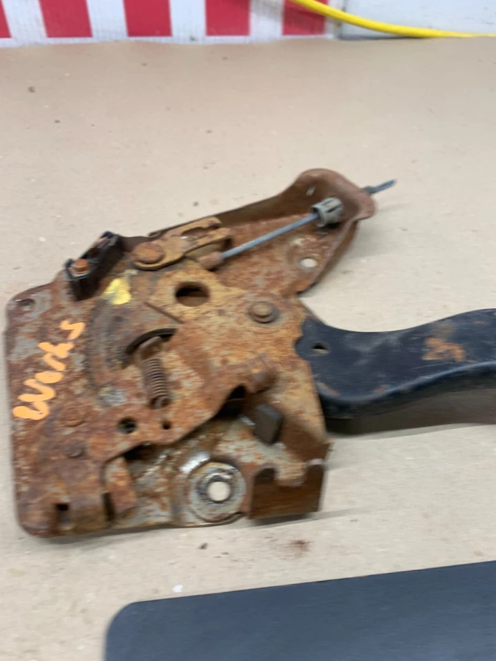 1978 1987 MONTE CARLO MALIBU REGAL CUTLASS EMERGENCY BRAKE PEDAL GRAND PRIX 1982 - Image 4 of 4