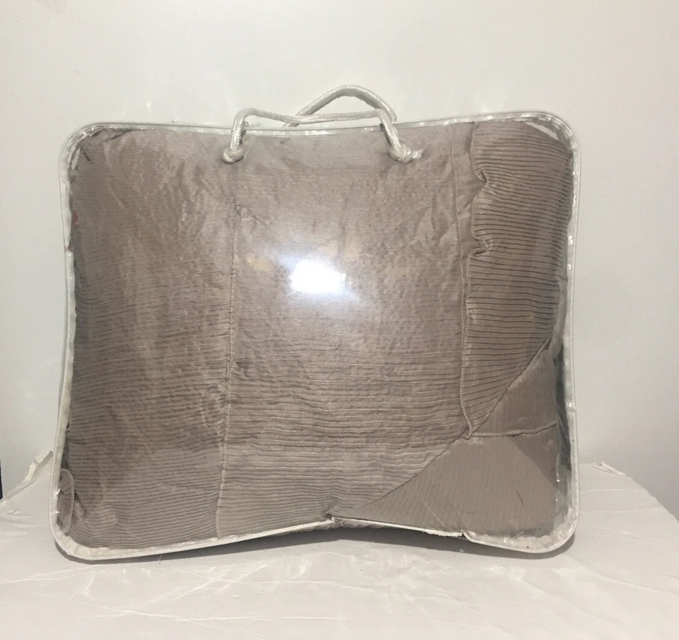 Colcha Queen o con volantes completos con dos almohadas falso 21X26 91" X 87" color caqui Foto 2 de 3