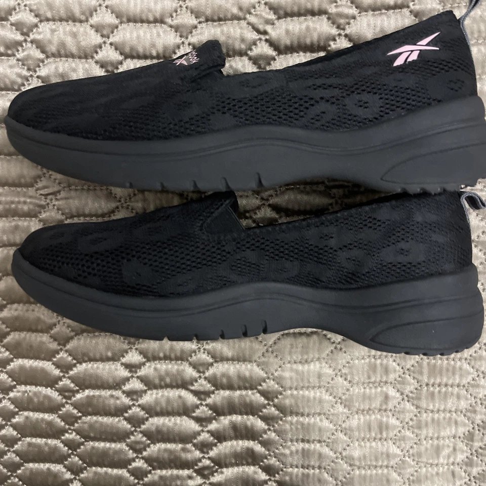 Zapatos deportivos Reebok Lite sin cordones para mujer. Talla 8,5 negra. Excelente estado Foto 4 de 4