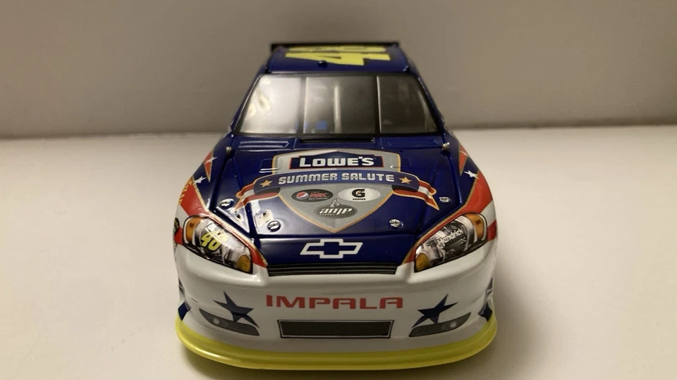 Chevrolet Impala 2011 Jimmie Johnson #48 Lowe's Summer Salute 1/24 Lionel Foto 3 de 4