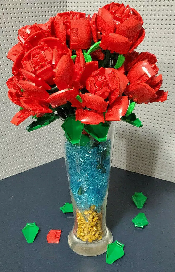 LEGO Roses With Vase and Water Tiles genuine LEGO Buildable Roses for  Mothers Day -  Denmark