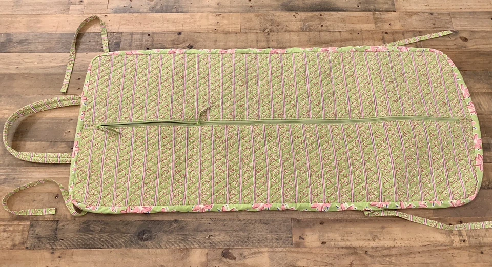 Green & Pink Quilted Garment Bag: Travel Luggage • Hanger Clothes • Dresses - Image 4 of 4