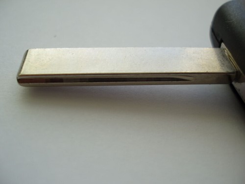RFC 2 button flip key case for Peugeot 307 remote fob 2005 - 2008 HU83 profile - Picture 3 of 3
