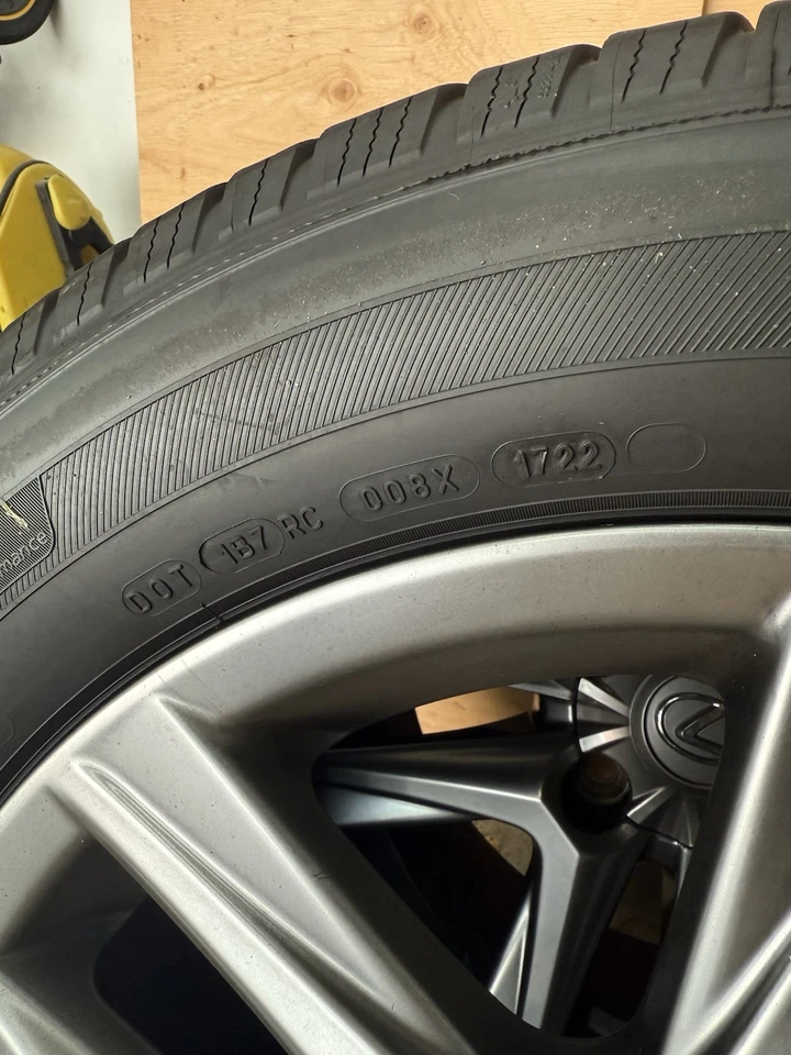 Juego de 5 llantas de aleación y neumáticos Michelin Lexus LX570 20" 20x8-1/2" 2008-2015 OEM Foto 2 de 4